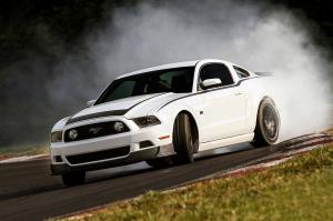 Ford Mustang by RTR 2013 года